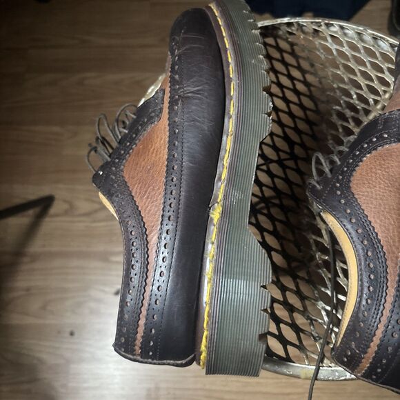 Dr. Martens Wingtip Black Gold Brogue 3989/34 Size 7 UK Unisex main image 10